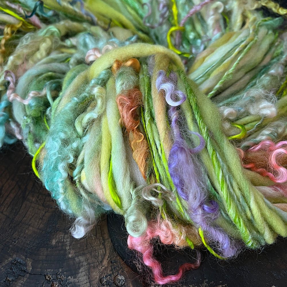 Kiss a frog art yarn single