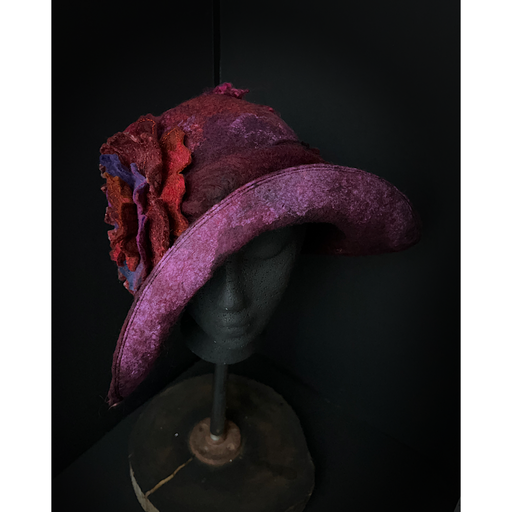Felted flapper’s hat with rose size 24” 1/4