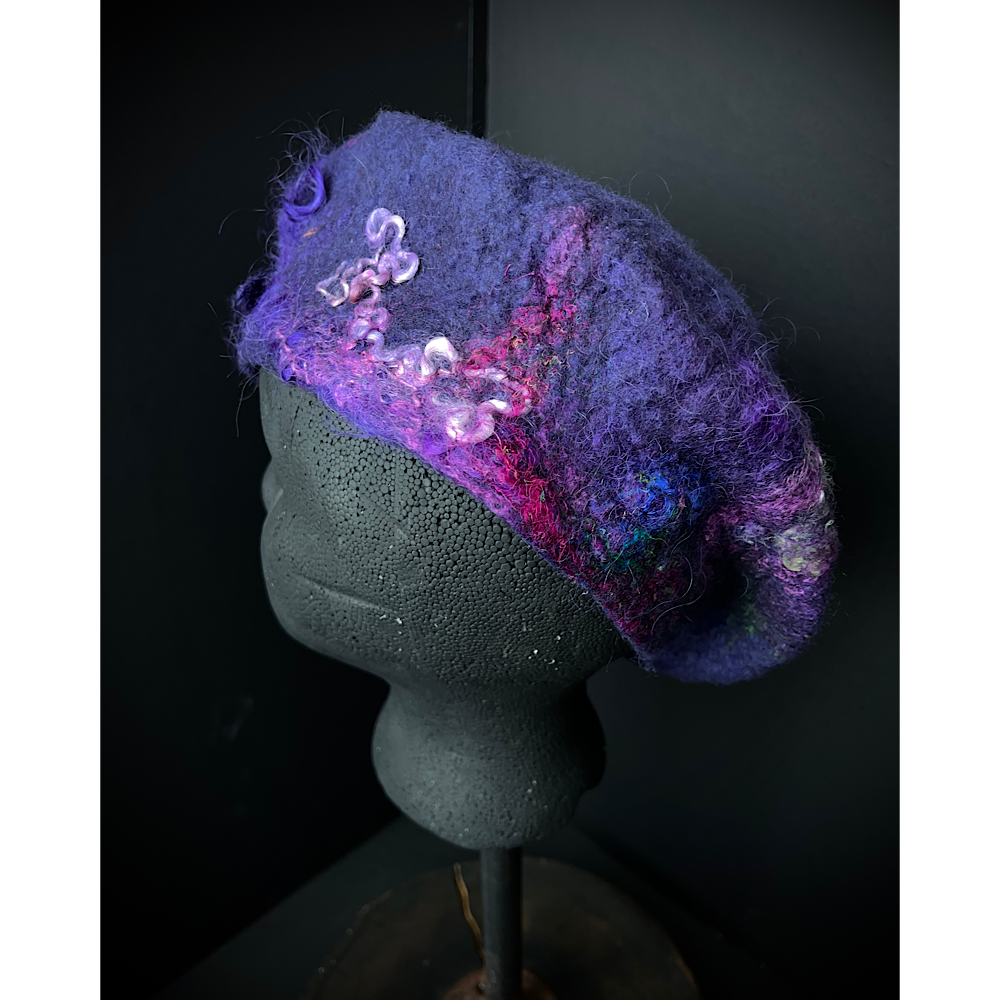 Felted beret size 22“ small