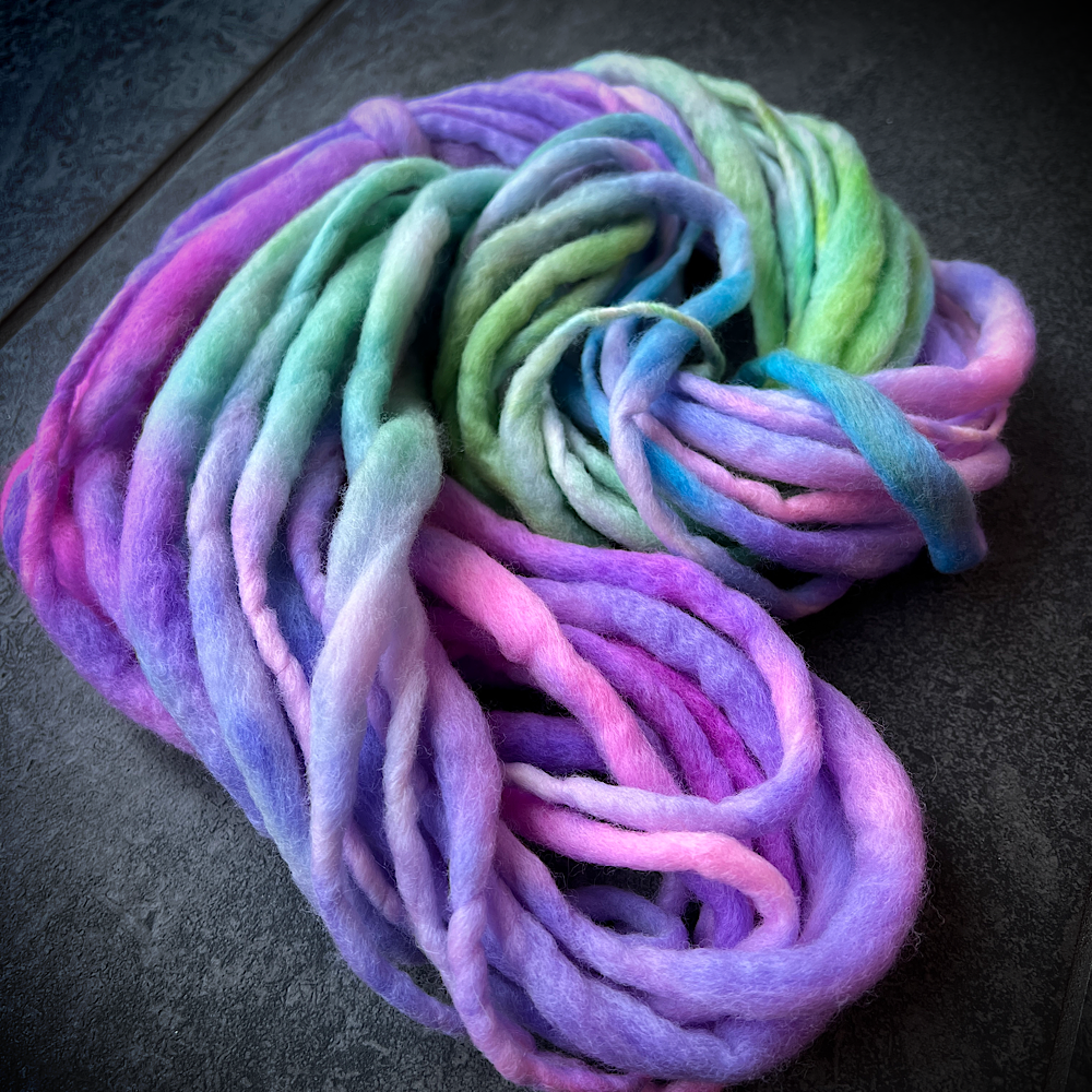 Weaving set of handspun yarns