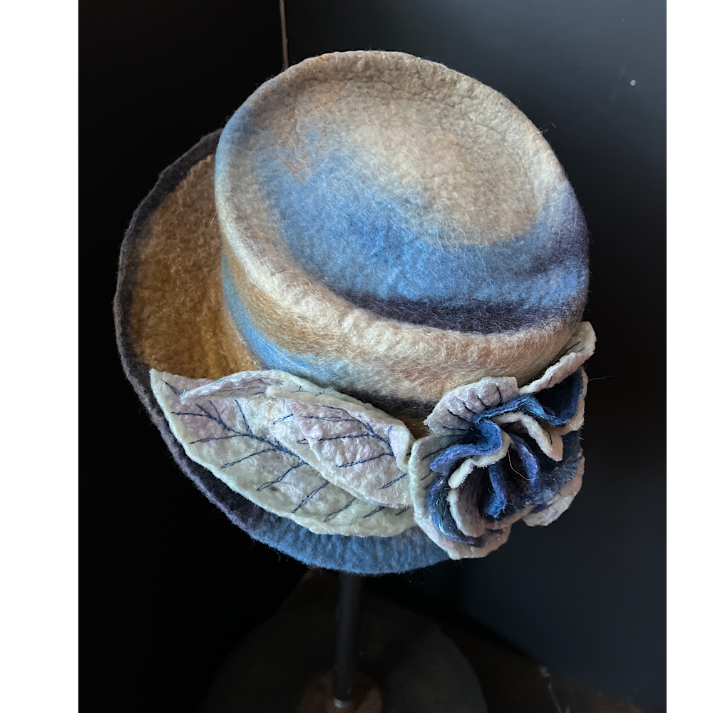 Felted top hat with rose - 22.5”