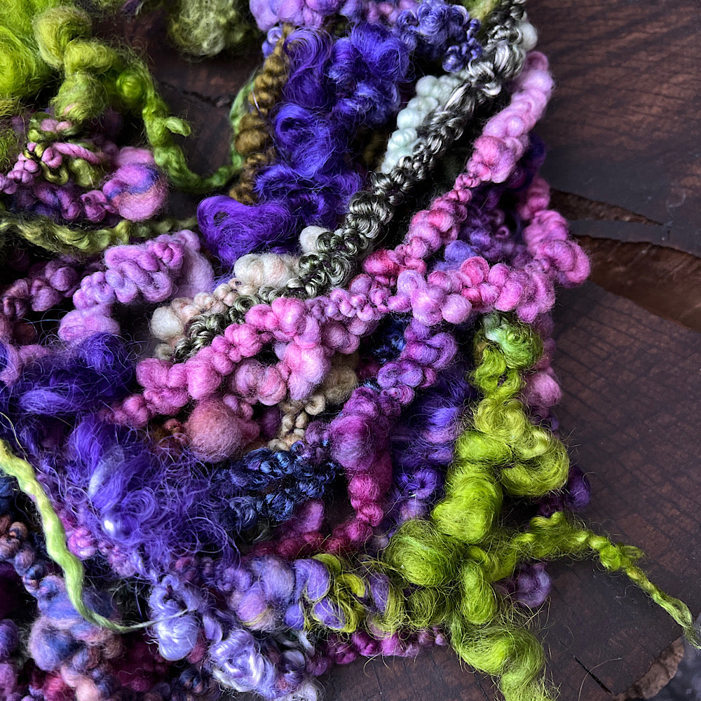 Magic violette boucle art yarn