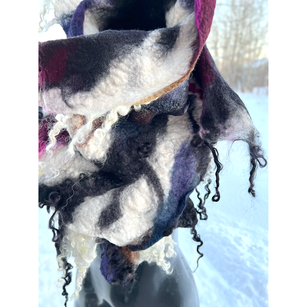 Felted scarf 2023