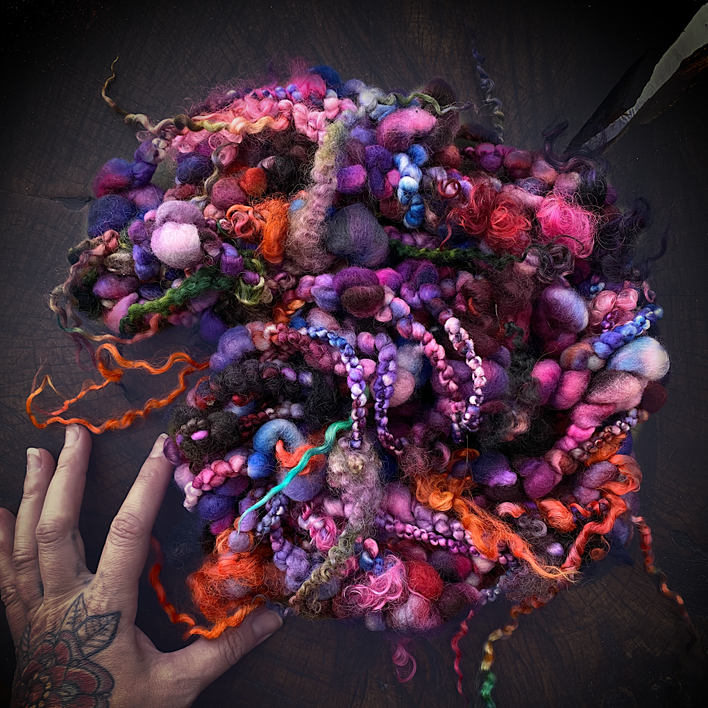 Mina Jumbo boucle art yarn