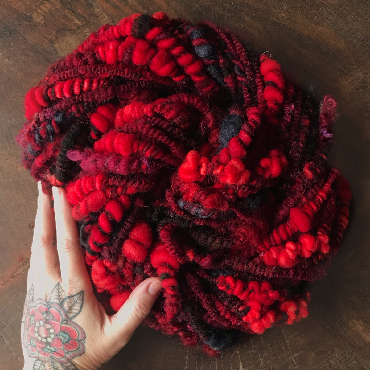 Red and black hand spun art yarn - 100g 11 yards - Mynoush