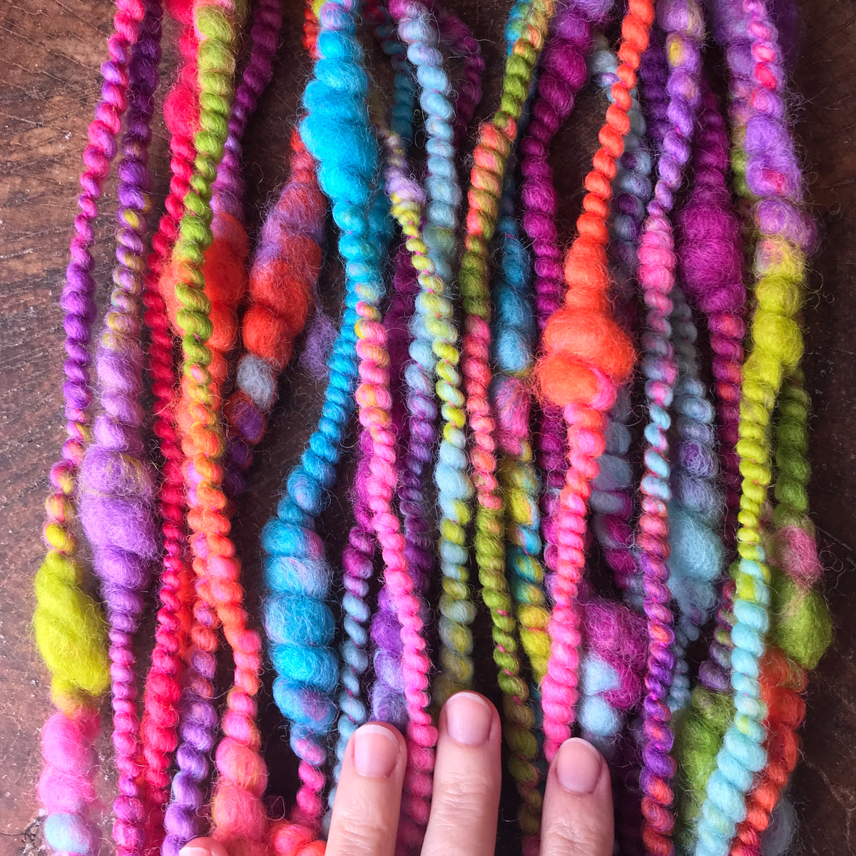 Rainbow  art yarn 100g - Mynoush