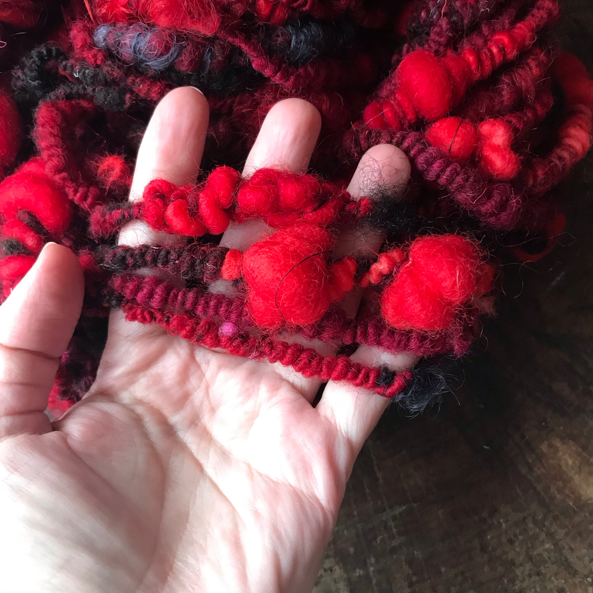 Red and black hand spun art yarn - 100g 11 yards - Mynoush