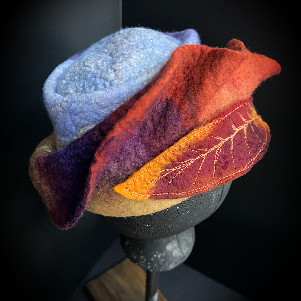 Felted top hat with leaves - 22“ 1/4