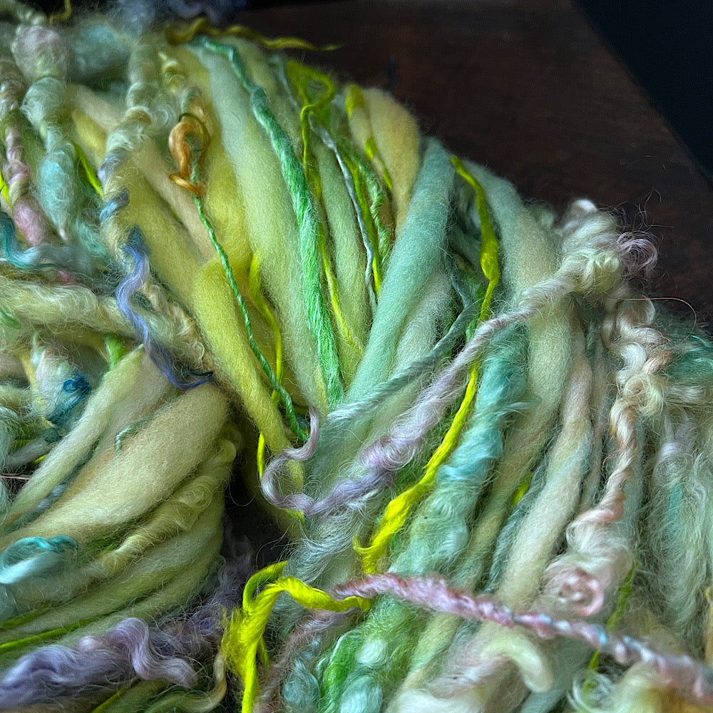 Kiss a frog art yarn single