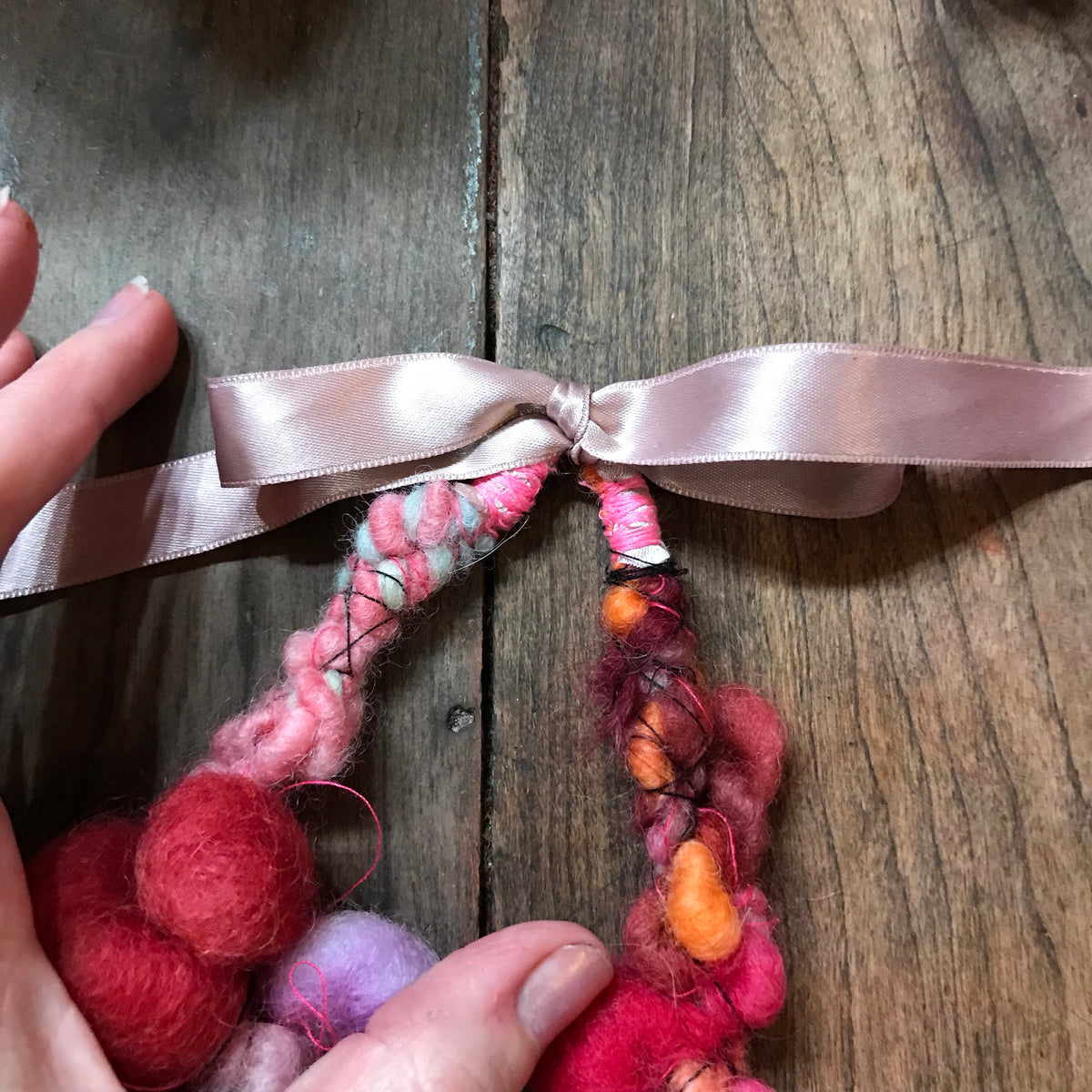 Yarn necklace no3 | Collier de laine no 3 - Mynoush