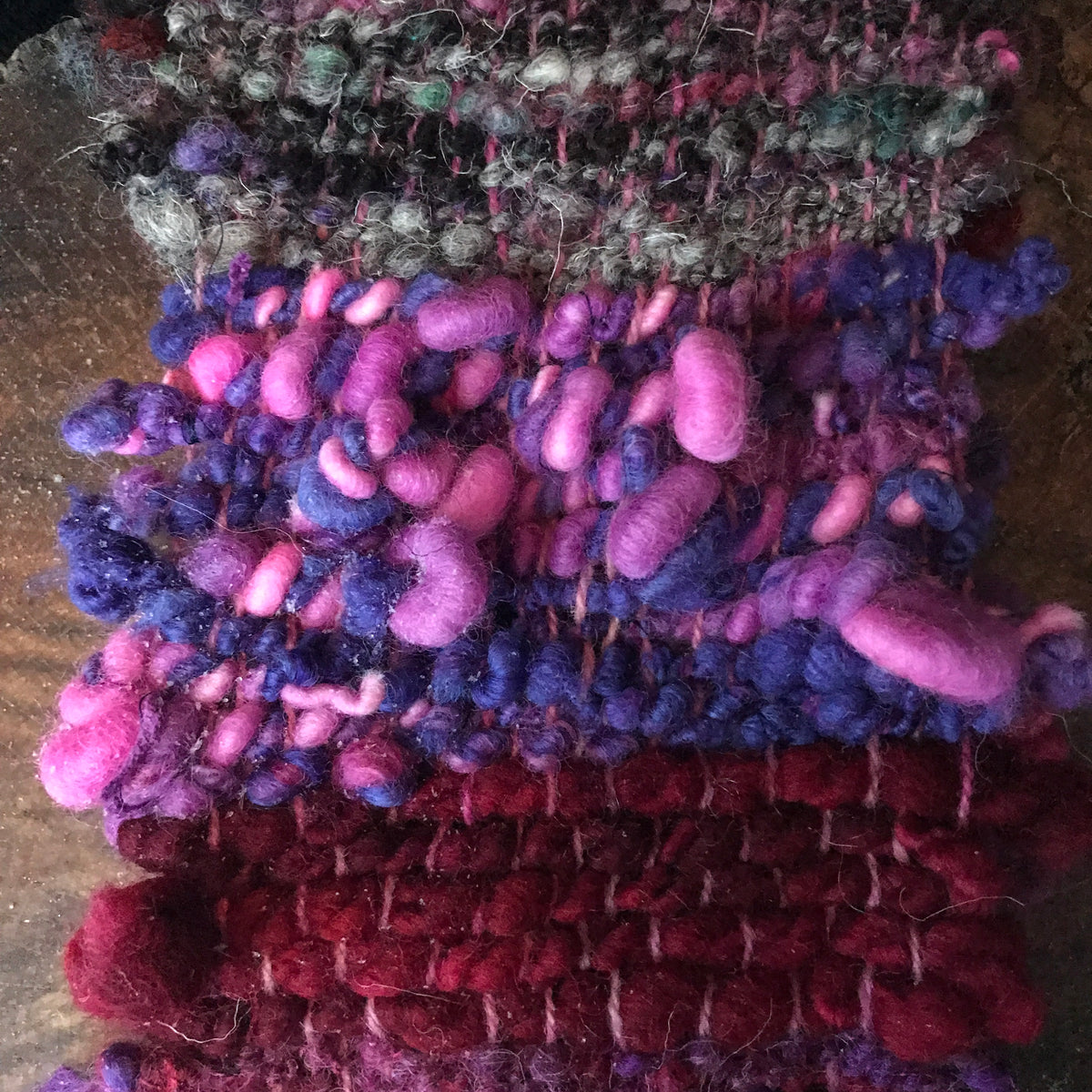 Red scarf 100% Wool - Foulard 100% laine rouge - Mynoush