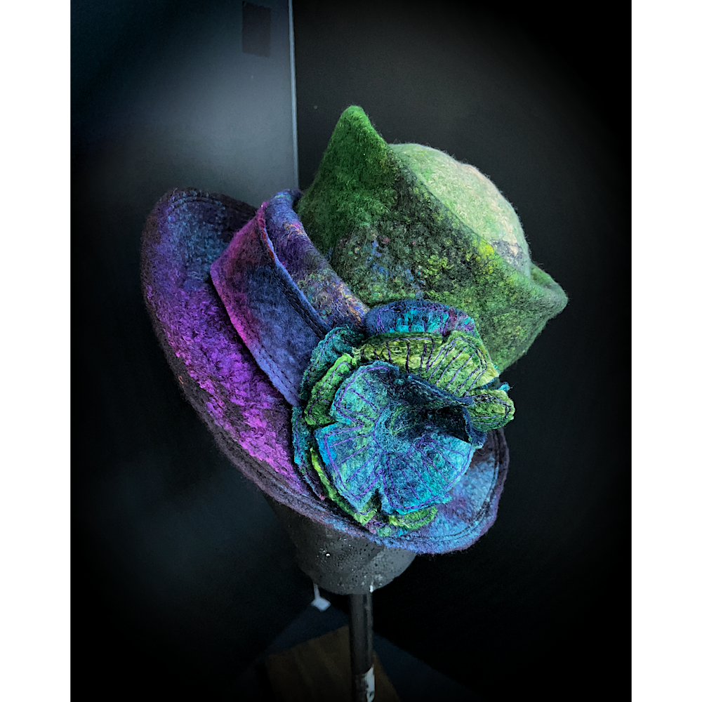 Felted top hat with flower - 22.5”