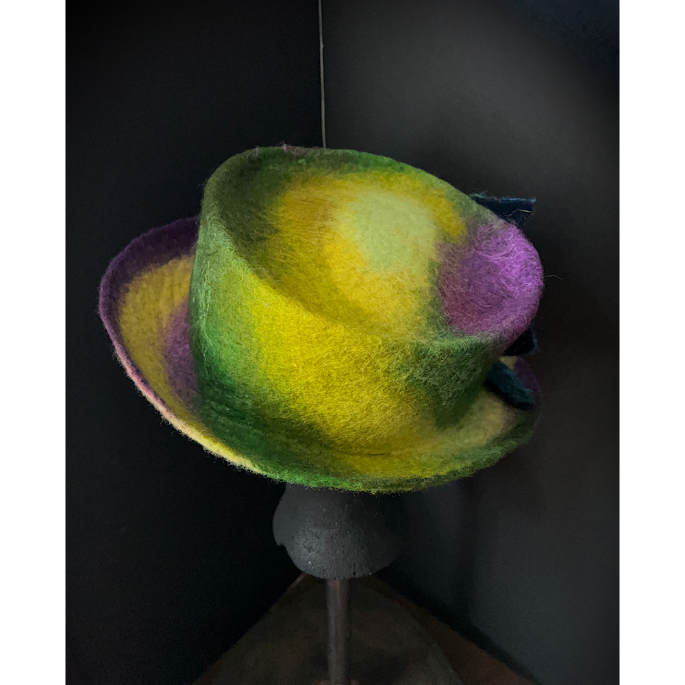 Felted top hat with rose - 22.5”