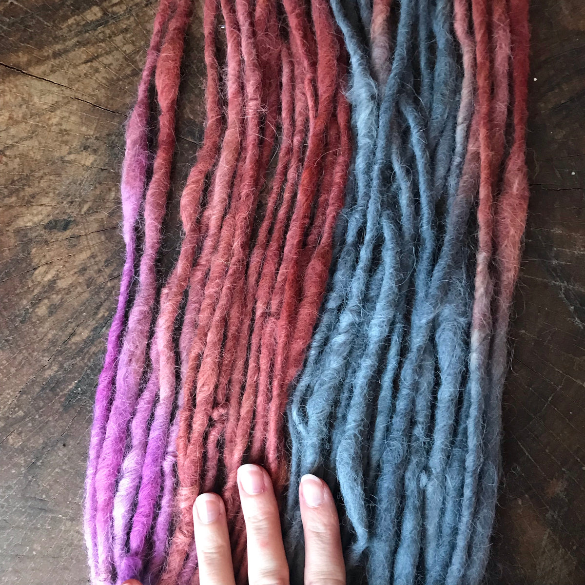 Purple  hand spun yarn 110g 25y - Mynoush
