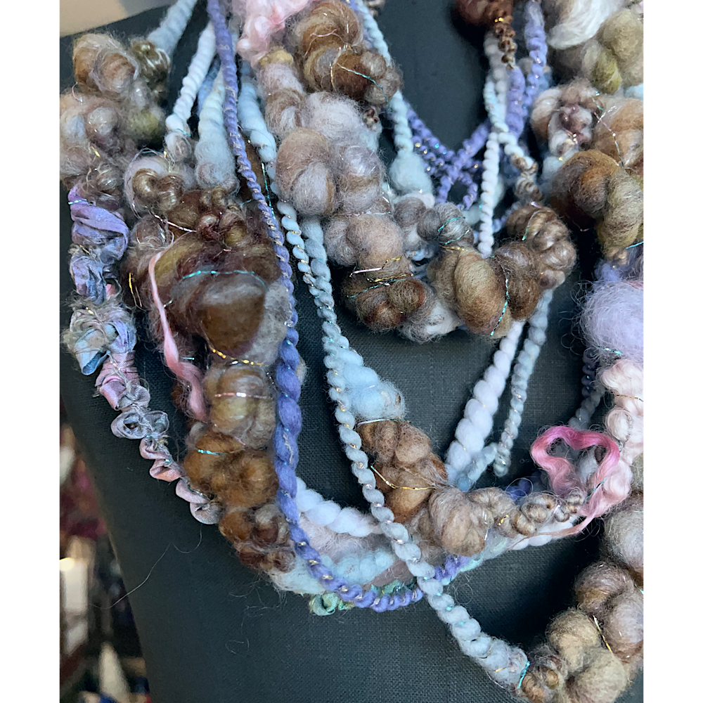 Art yarn for weaving