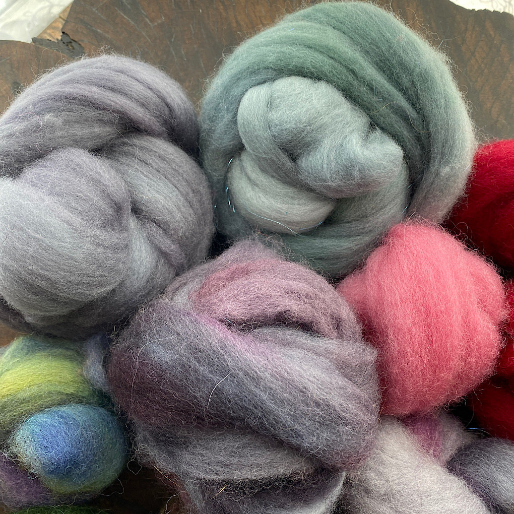 Mixed roving ends fibre pack