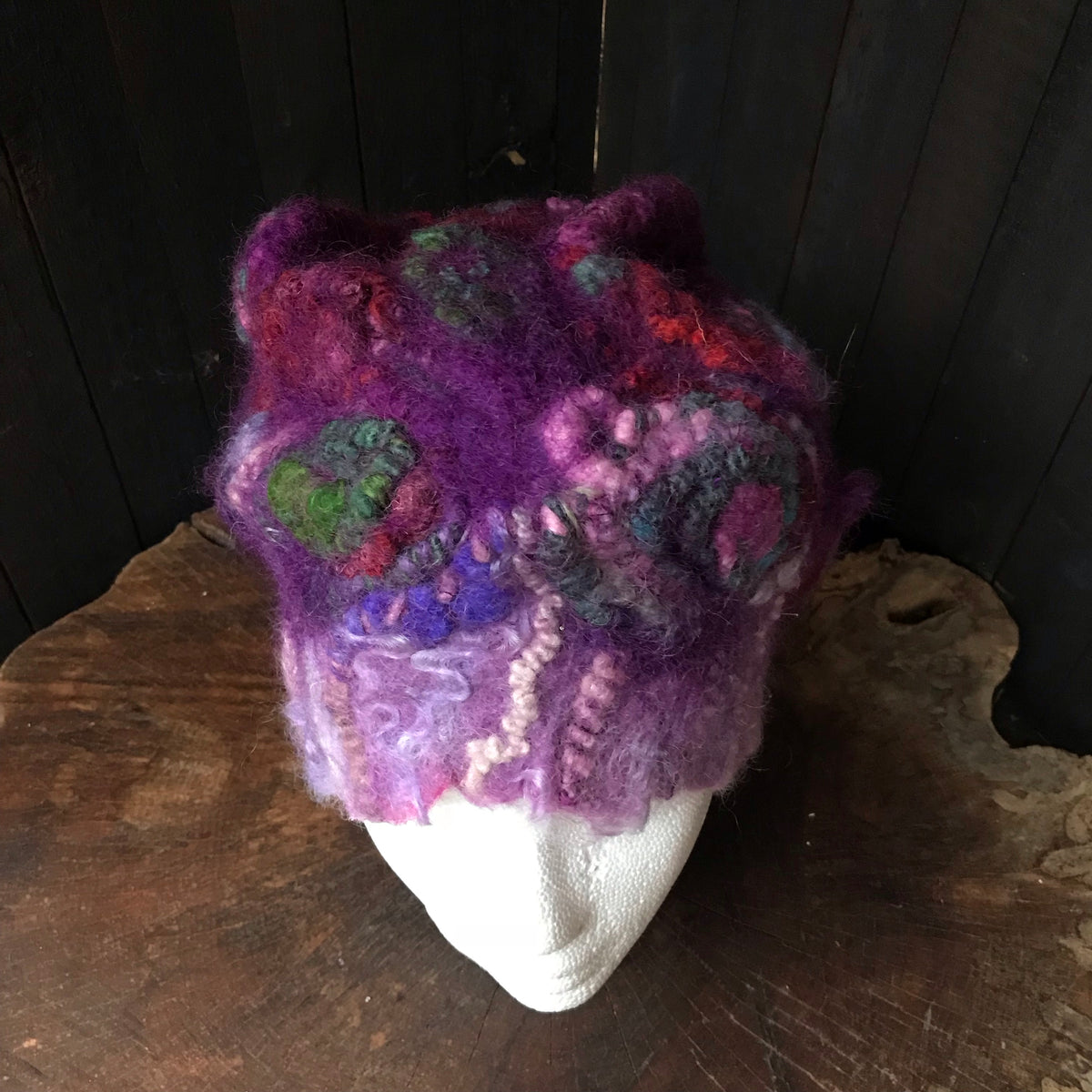Purple felted hat size 23” | Chapeau mauve en feutre Grandeur 23” - Mynoush