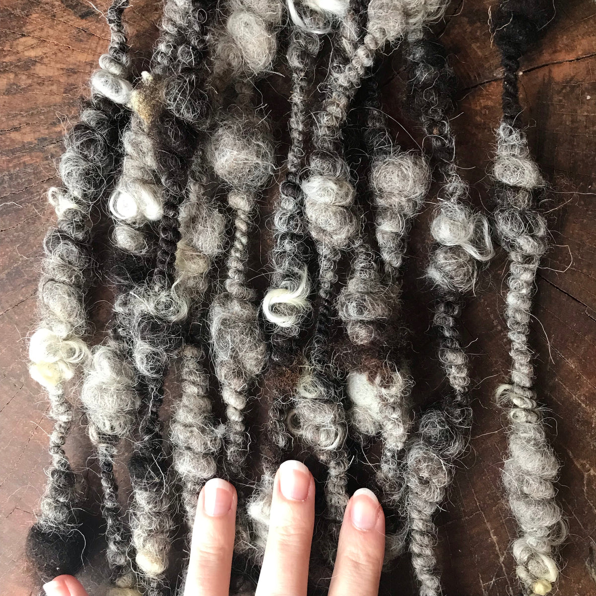 Grey  hand spun yarn 100g 12 y - Mynoush