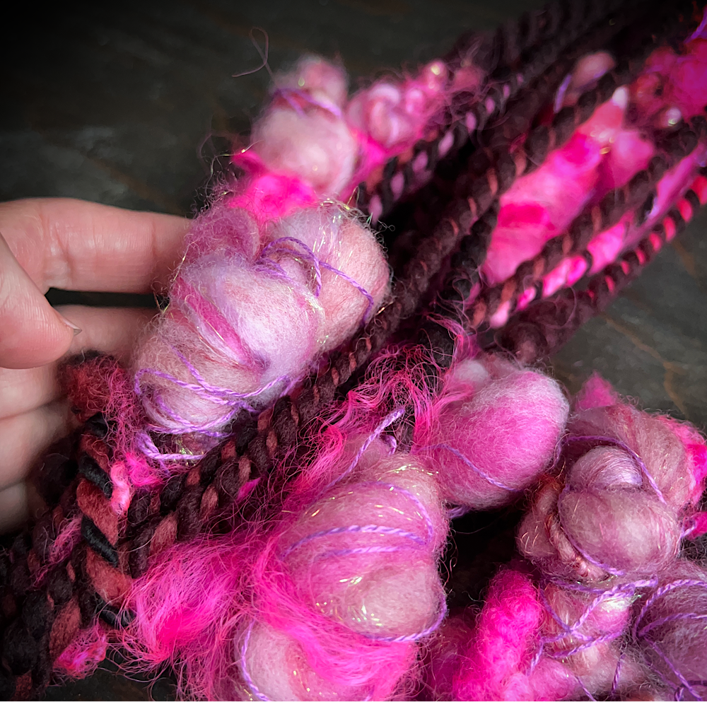 Weaving art yarn