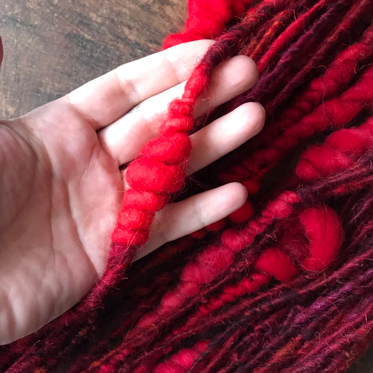 RESERVE Louise D. Red hand spun art yarn - 95 g  32 yards - Mynoush