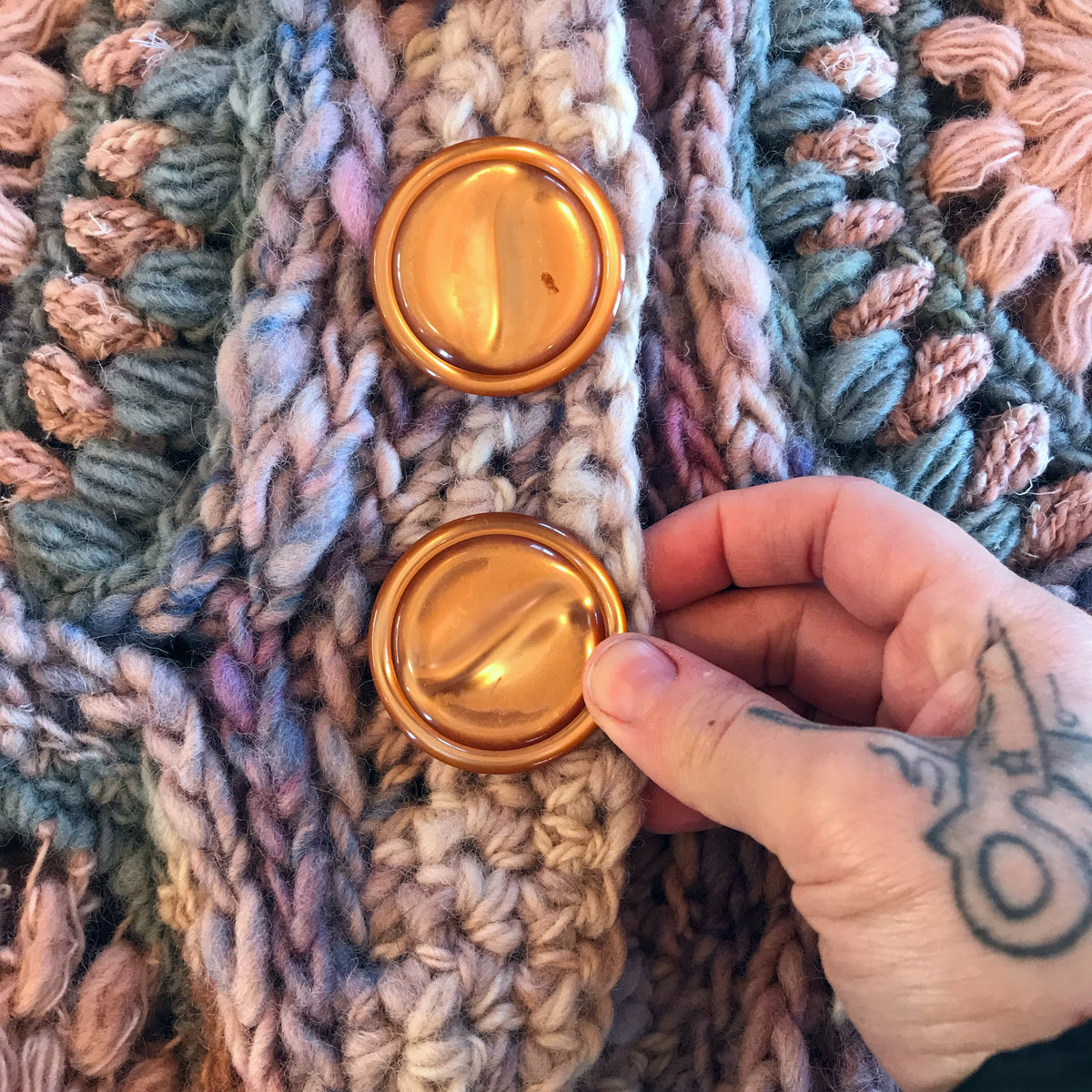 Purple crochet poncho Châle en laine - Mynoush