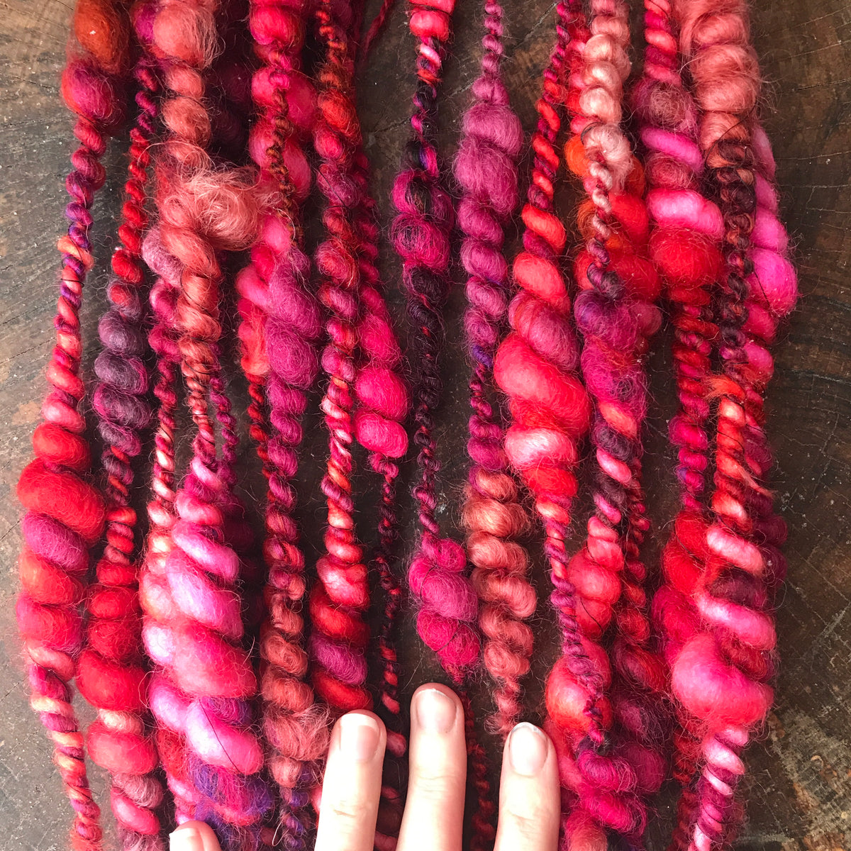 Red art yarn 100g - Mynoush