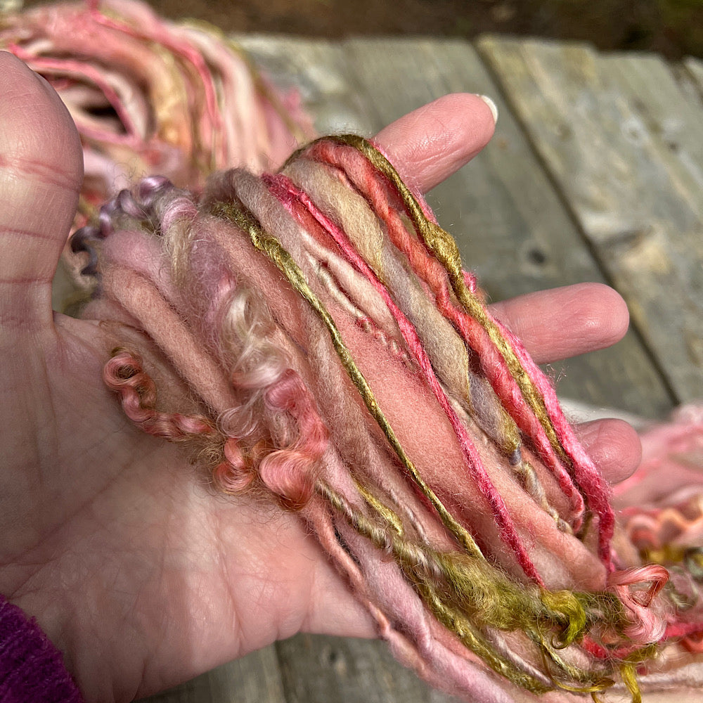 Lost roses - single art yarn