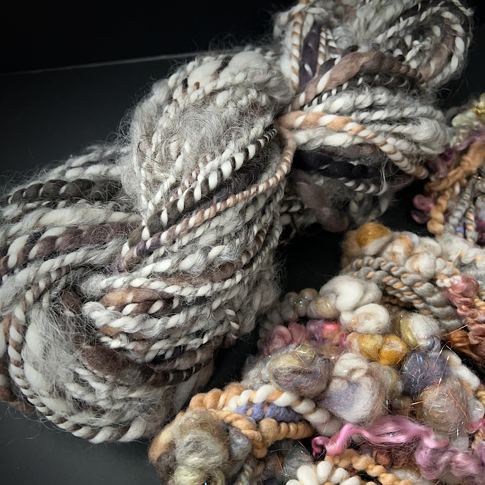 Art yarns kit for weaving