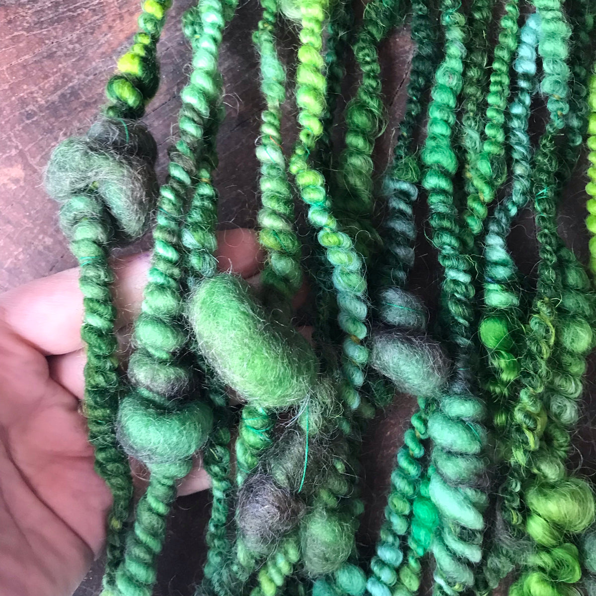 Green  art yarn yarn 100g 14y - Mynoush