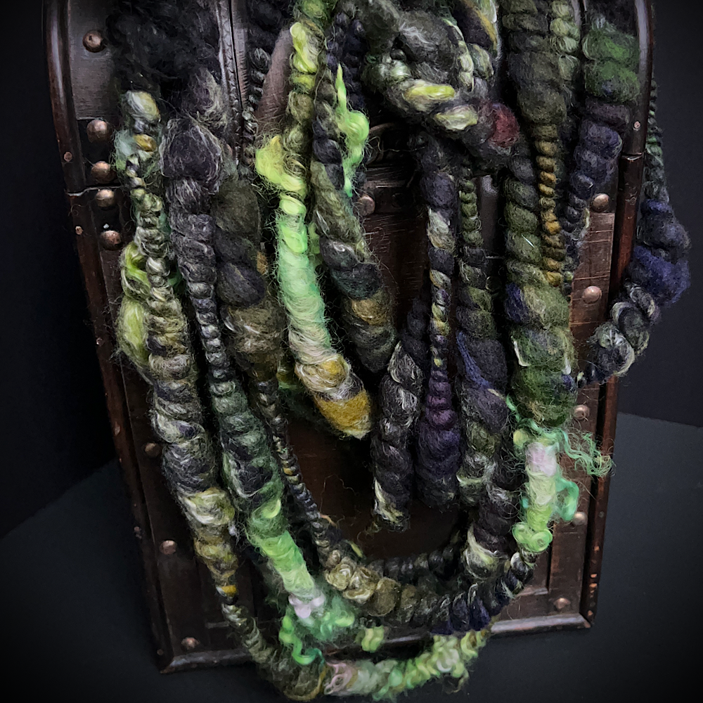 Your green art yarn set