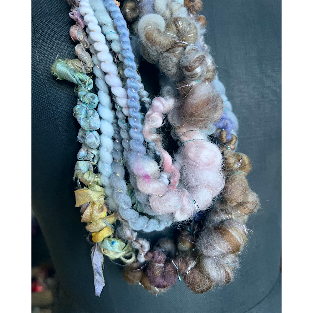 Art yarn for weaving