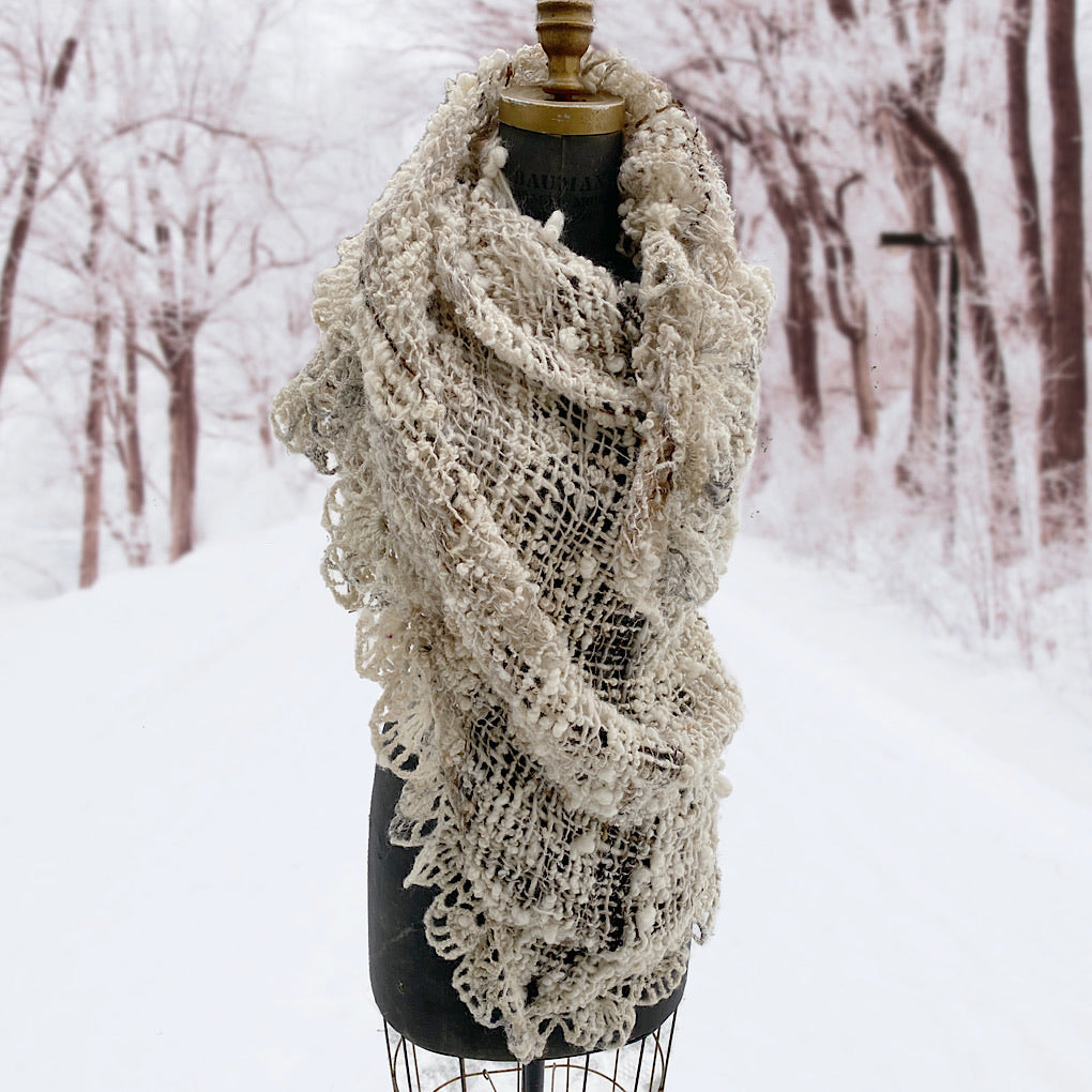 Snow White shawl with lace