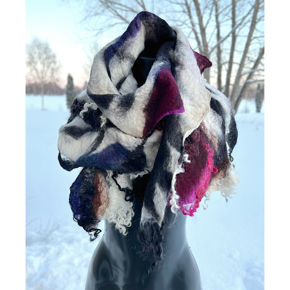Felted scarf 2023