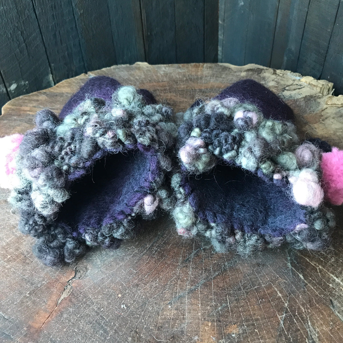 Charcoal felted mittens Mitaines grises en feutre - Mynoush
