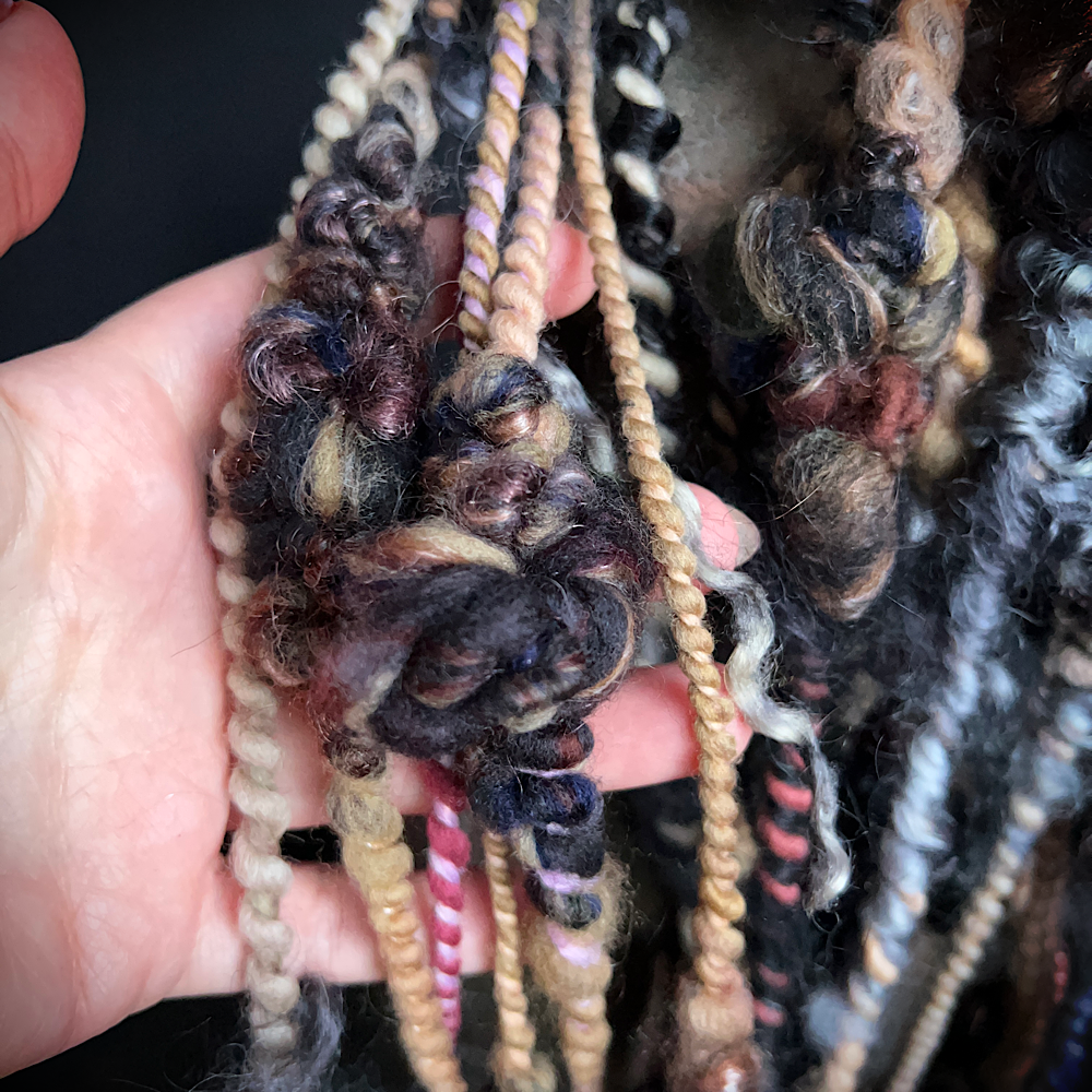 Weaving art yarn