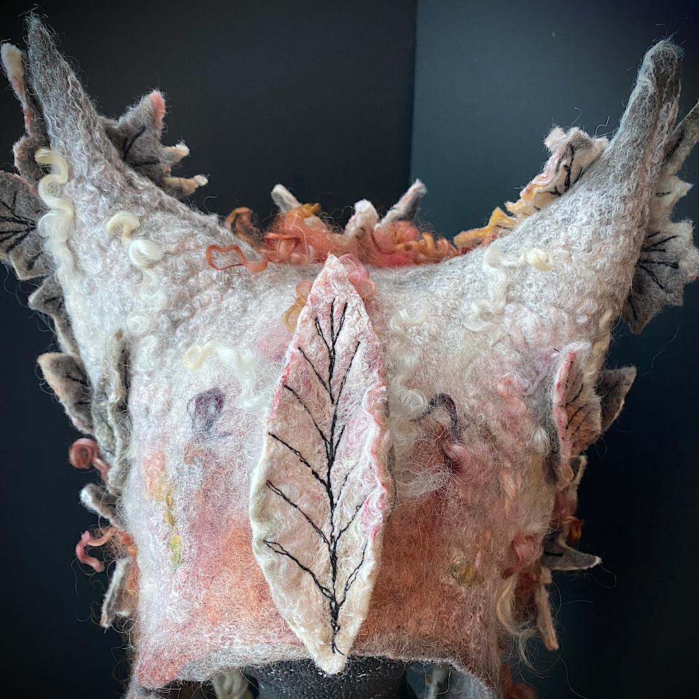 L’esprit des bois felted hood size 23“ STOCK