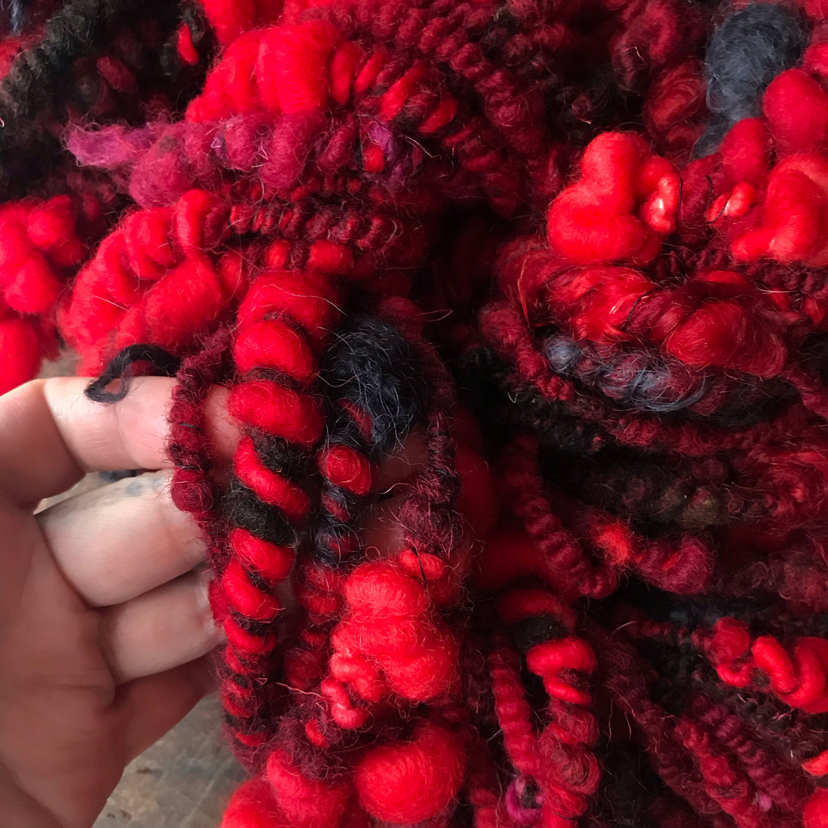 Red and black hand spun art yarn - 100g 11 yards - Mynoush