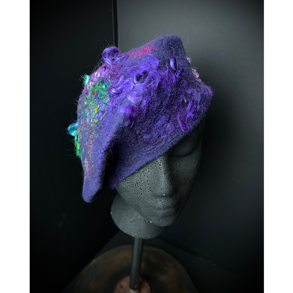 Felted beret size 22“ small