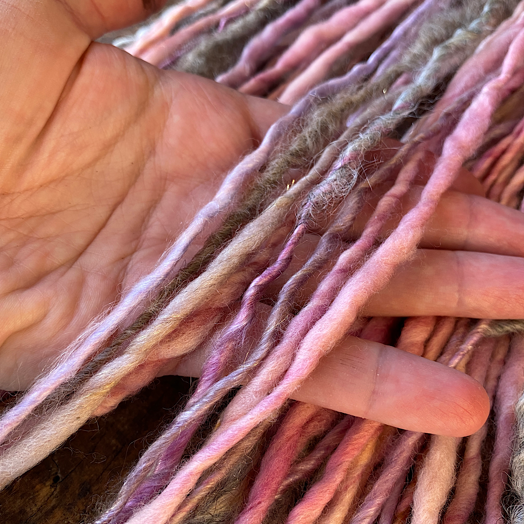 Sugar rose hand spun yarn Celine