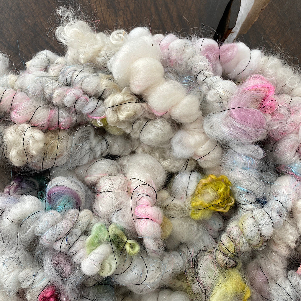 Black whites Super coiled Art yarn