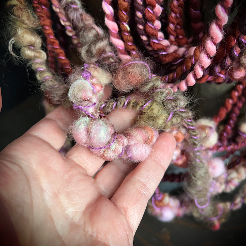 Weaving art yarn