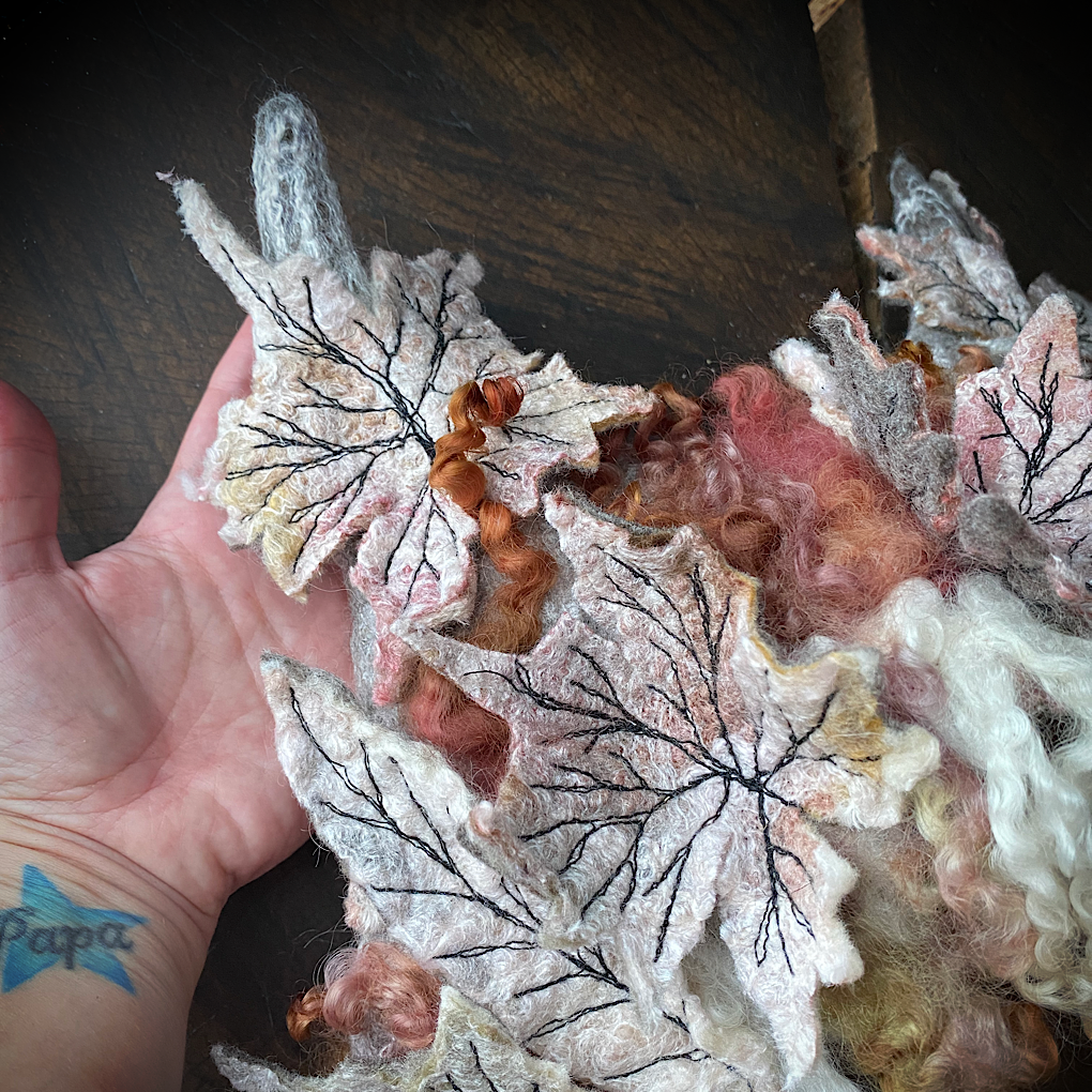 L’esprit des bois felted hood size 23“ STOCK