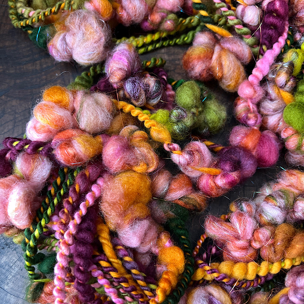Rose buds bubbly art yarn