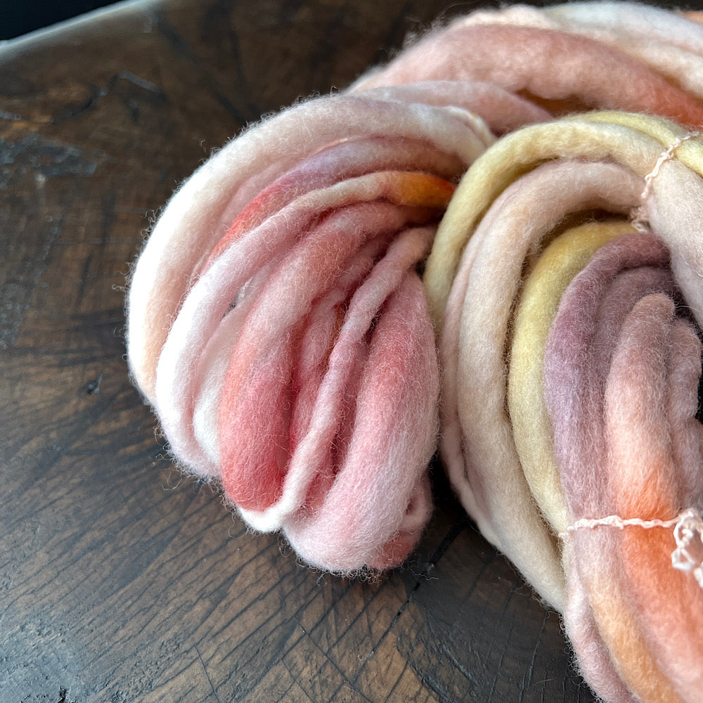 Blurry sunset hand spun single yarn