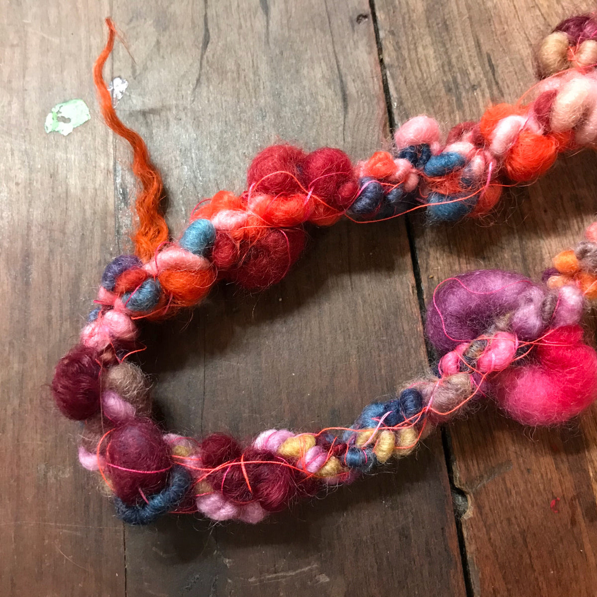 Yarn necklace no2 | Collier de laine no 2 - Mynoush