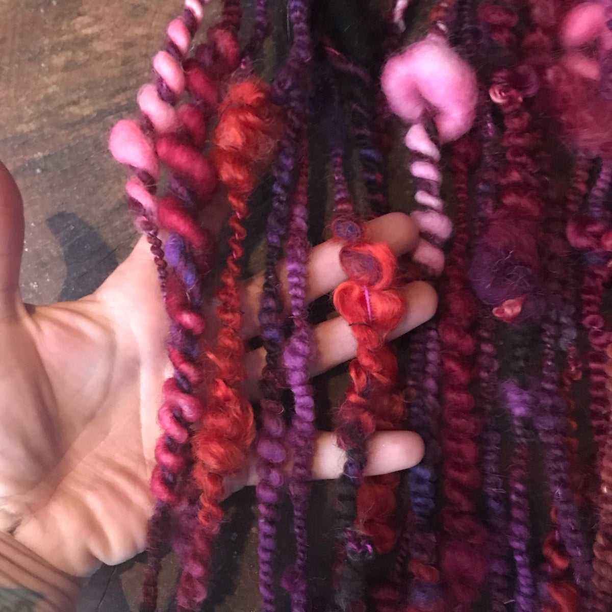 RESERVE Louise D. Red hand spun art yarn - 200 g - Mynoush