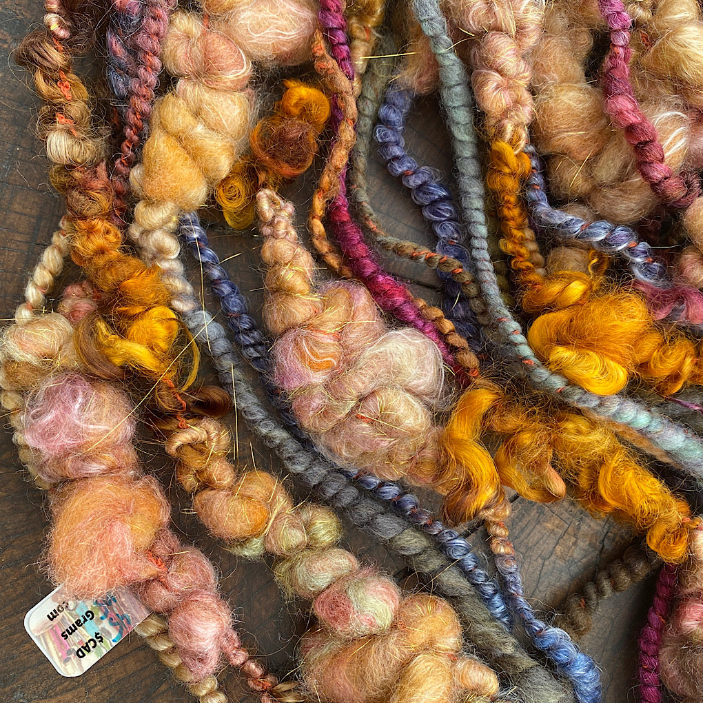 Clair-obscur Rich golden Signature Art yarn