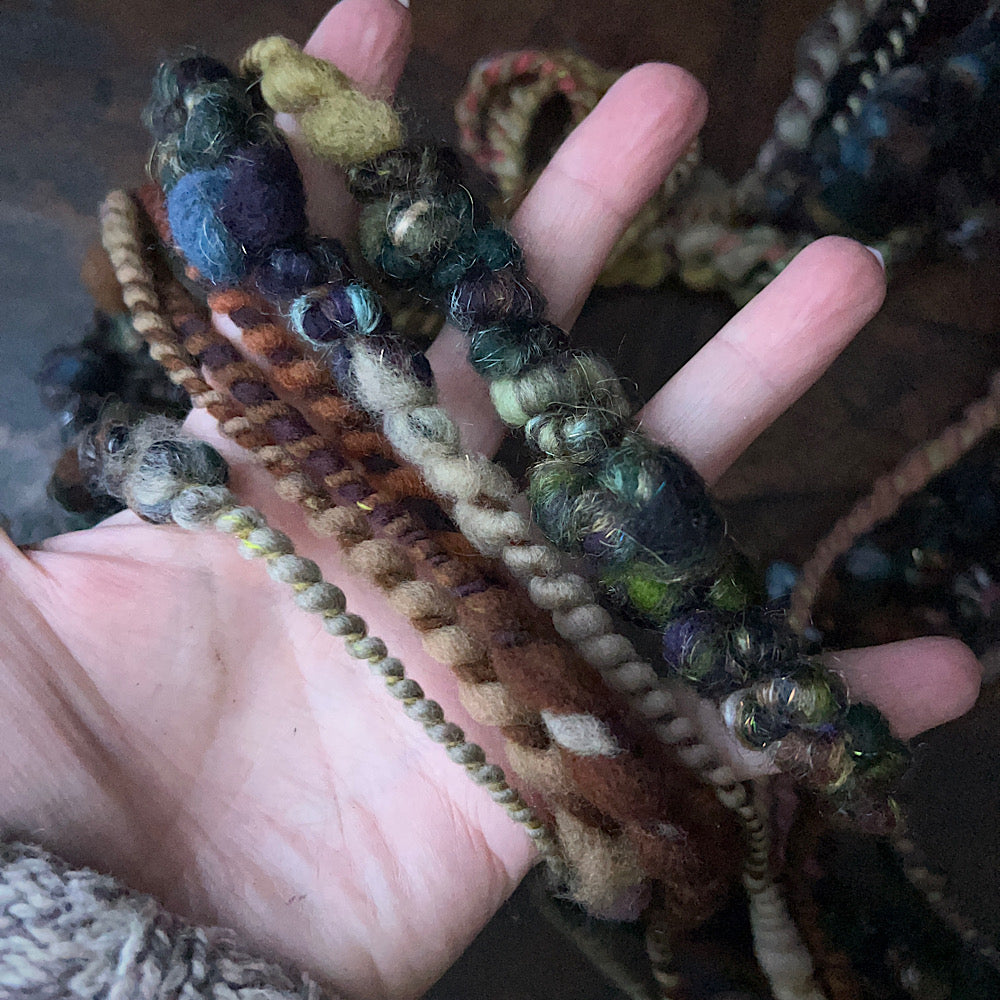 Art yarn for weaving