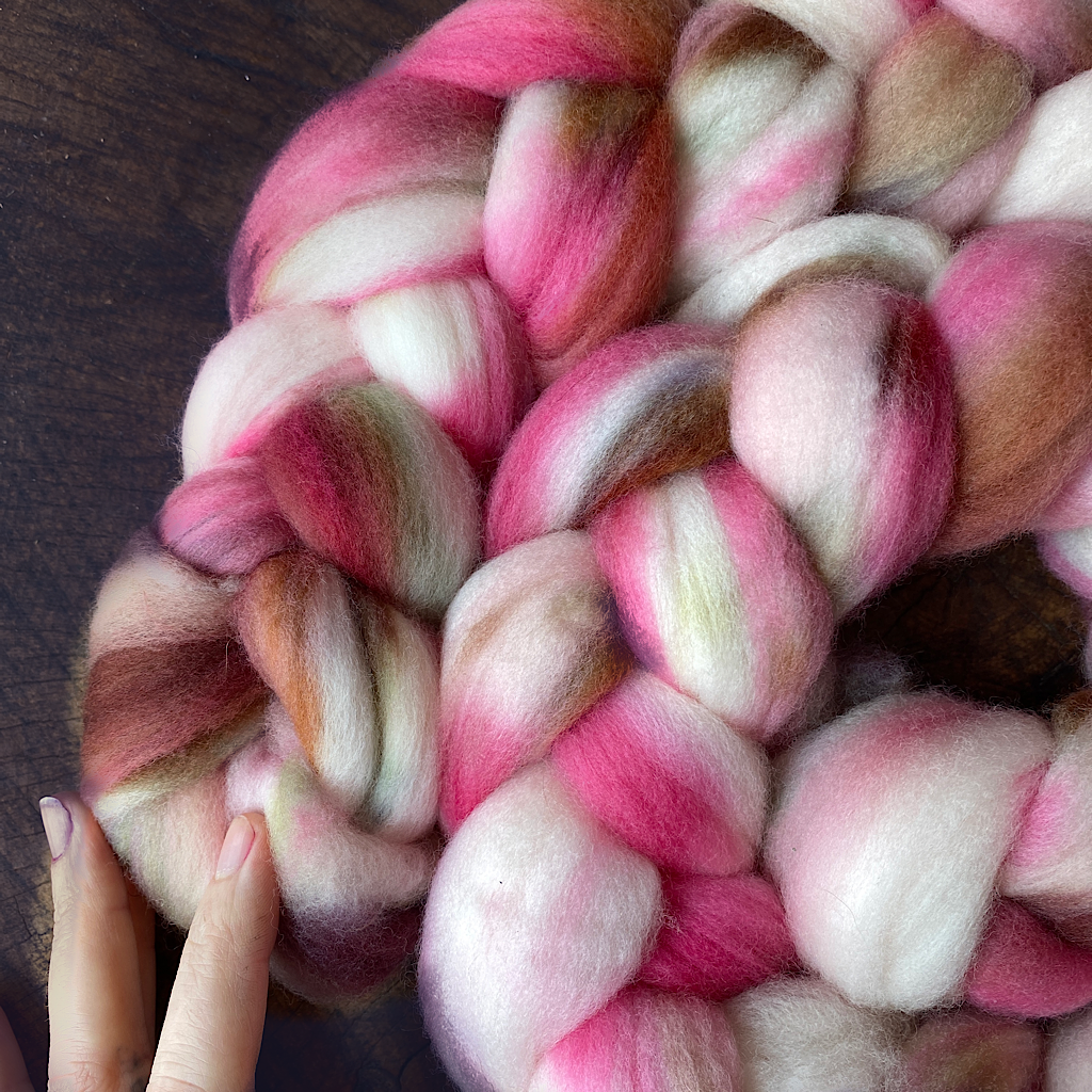 Hand dyed 22 microns roving