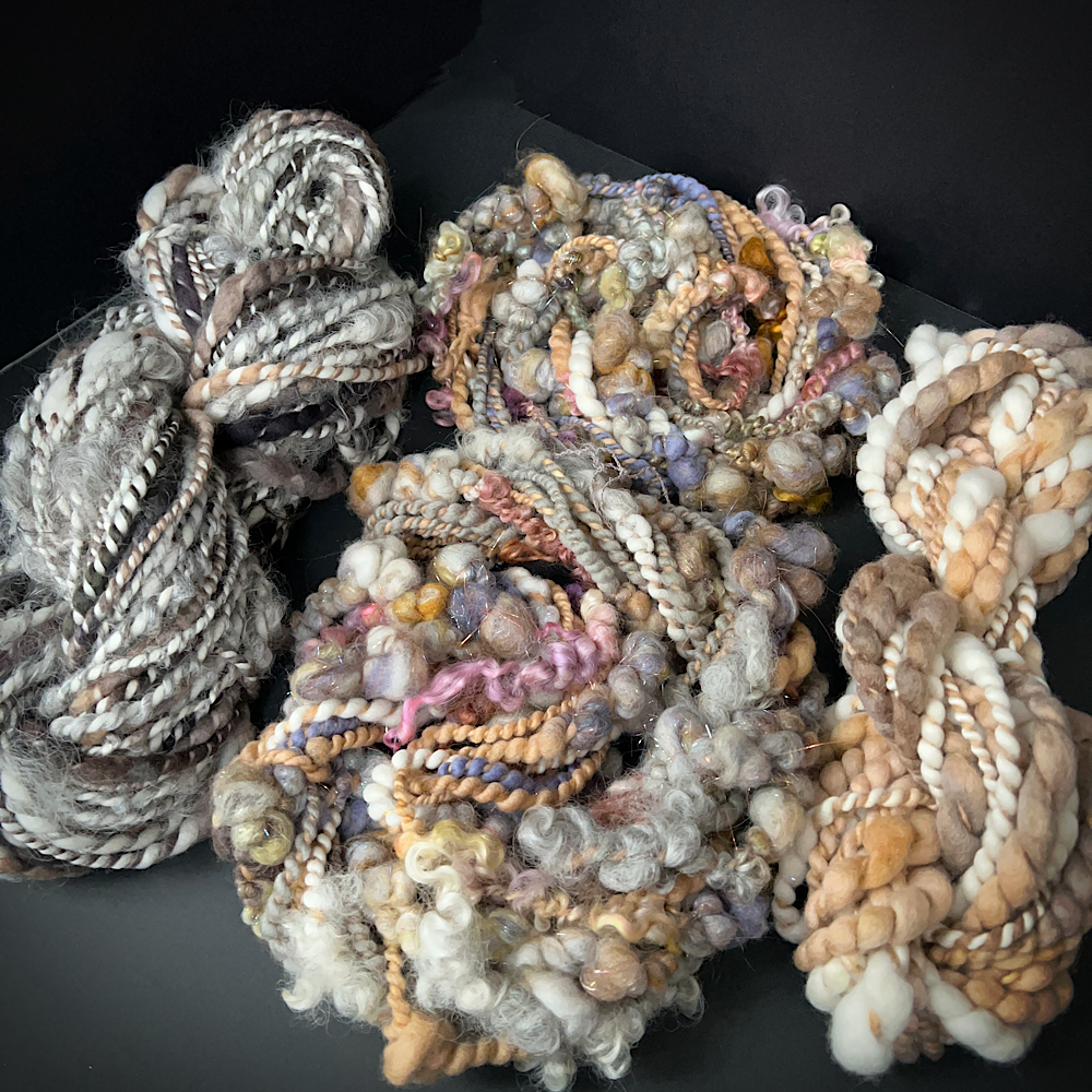 Art yarns kit for weaving